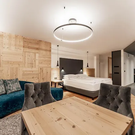 Croce Bianca Leisure & Hotel 4*